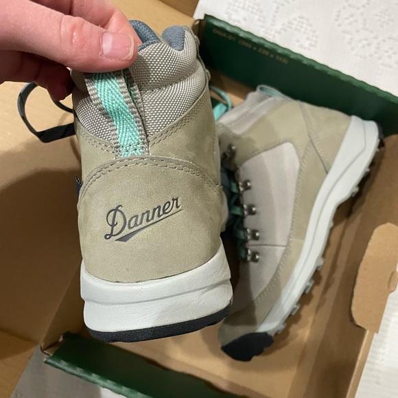 Danner Adrika Waterpoof hiking boots - Picture 2 of 5